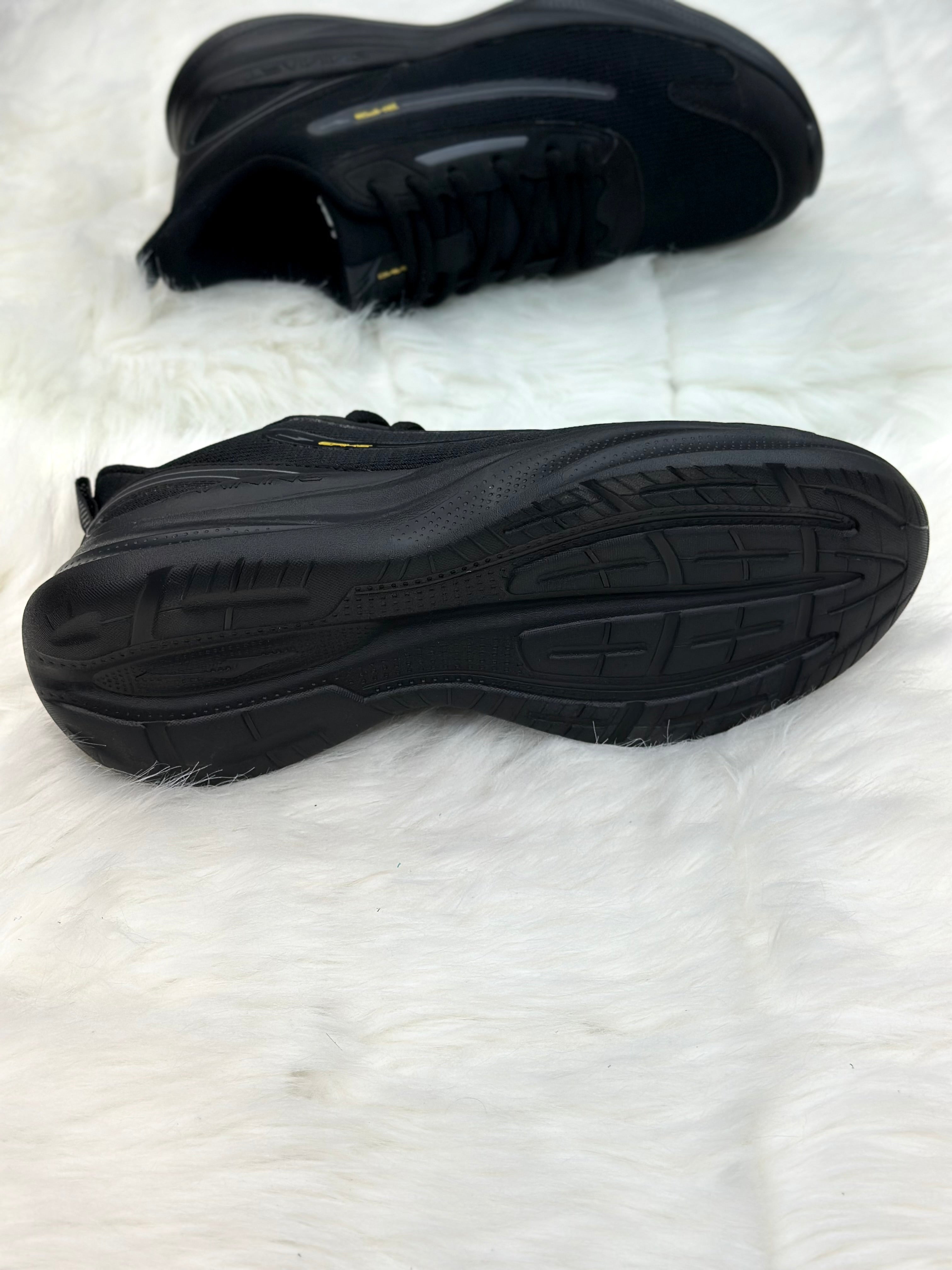 ERKE M.TRENDY CROSS TRAINING SHOES 11125114361-003